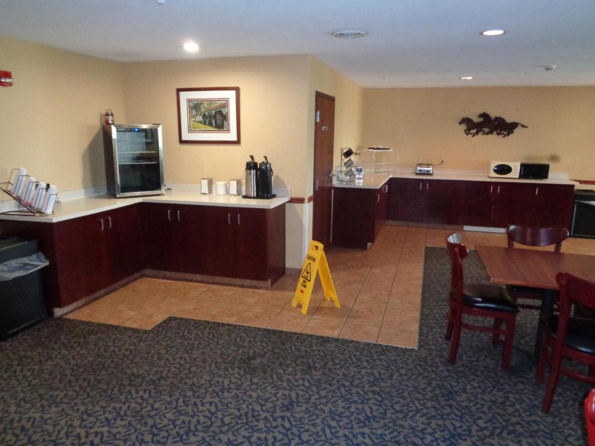 Fairgrounds Inn Du Quoin المظهر الخارجي الصورة